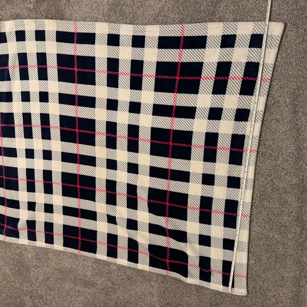 Bath & Body Works Cream Fleece Blanket